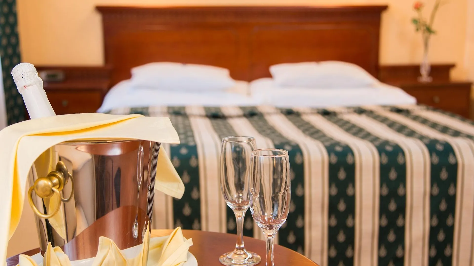 ****  Hotel Meteor Plaza Prague Czech Republic