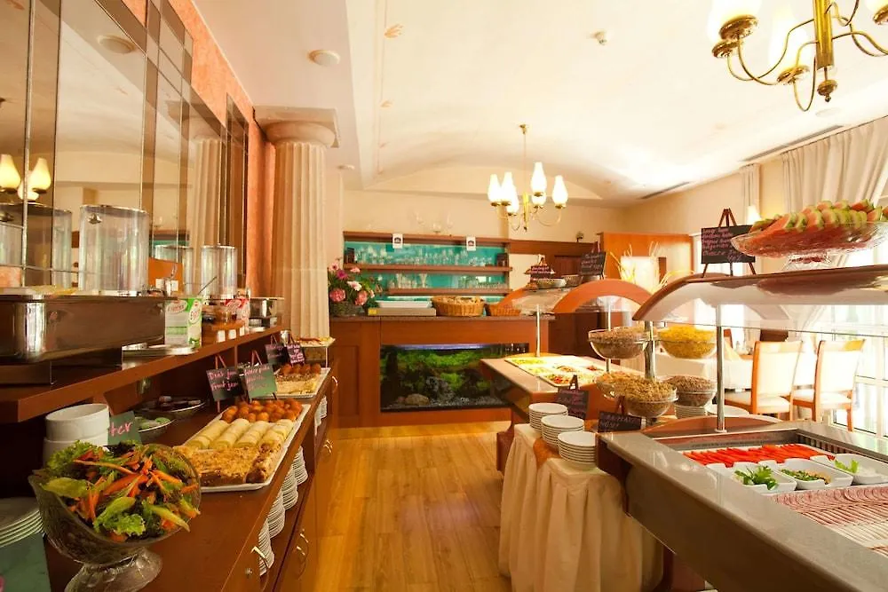 Hotel Meteor Plaza Praha 4*,