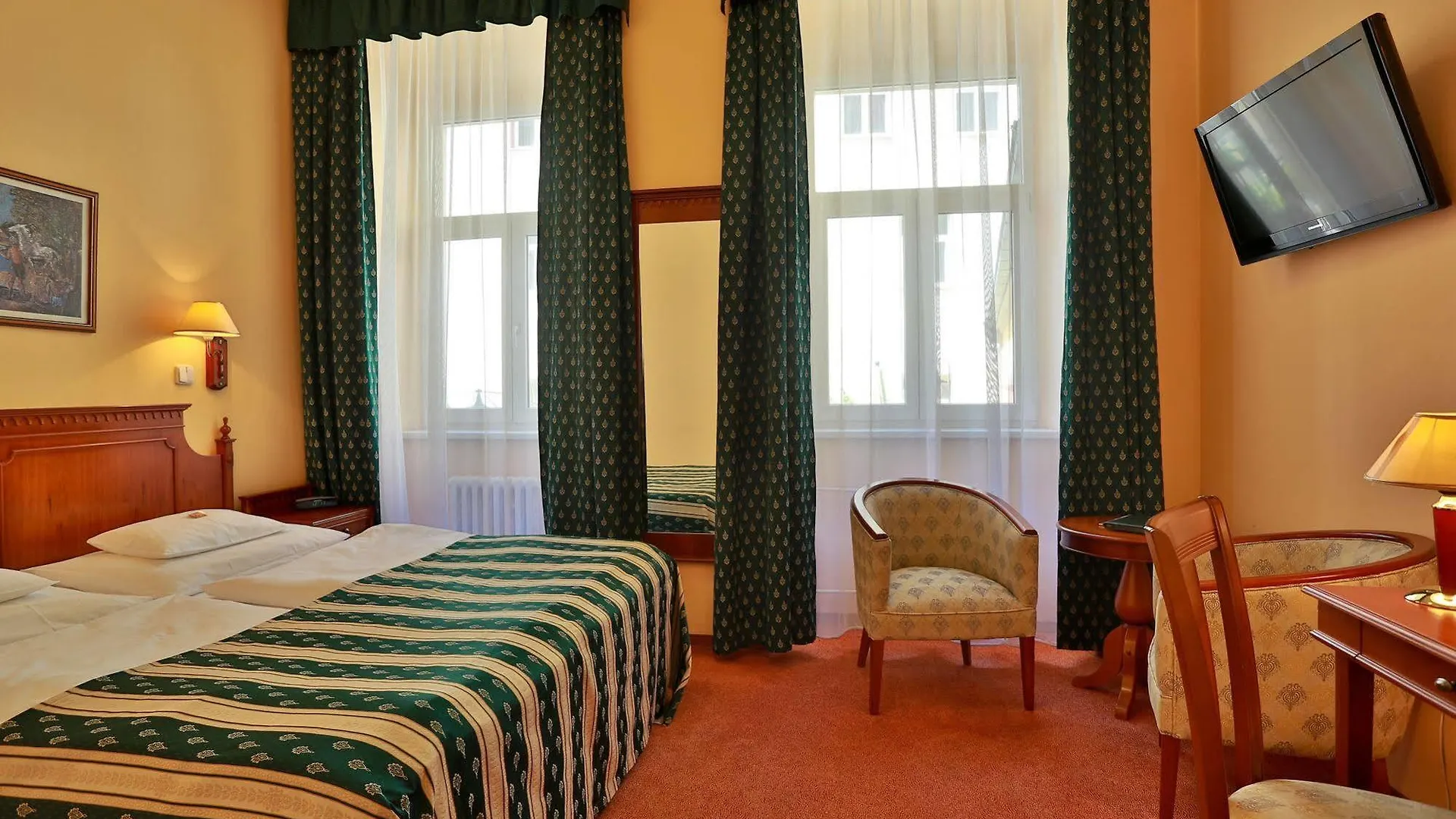 Hotel Meteor Plaza Prague 4*,